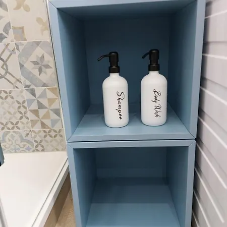 Waterfront Park Apartment *