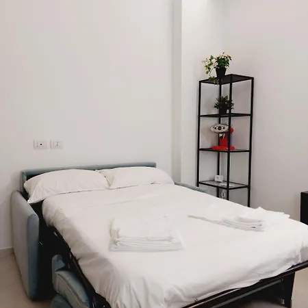 Waterfront Park Apartment